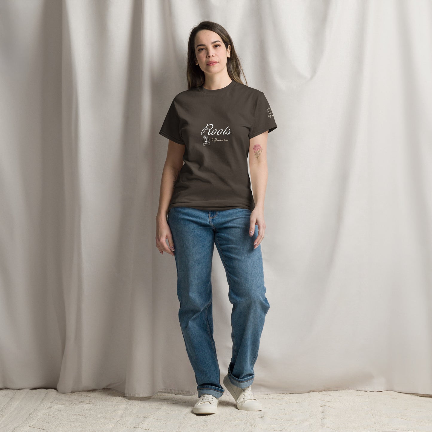 T-shirt with rosette mandala.