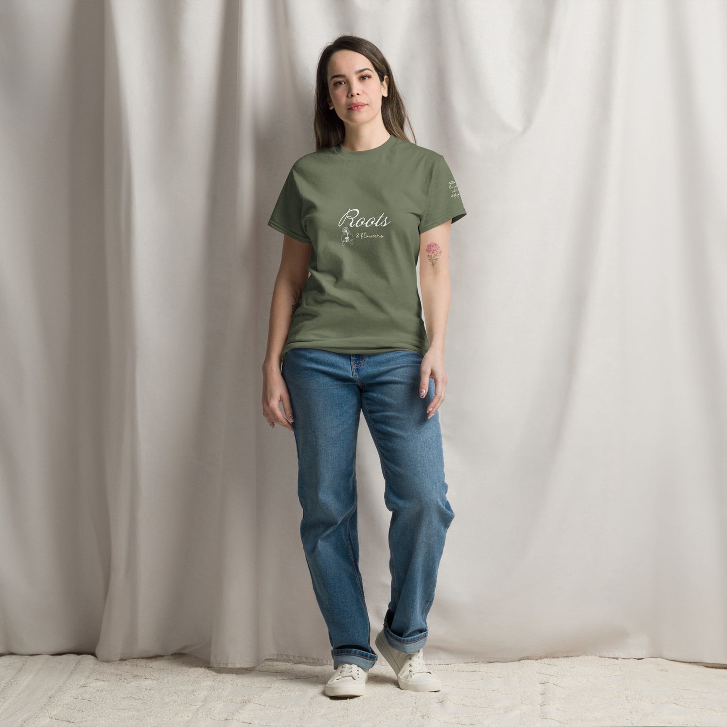T-shirt with rosette mandala.
